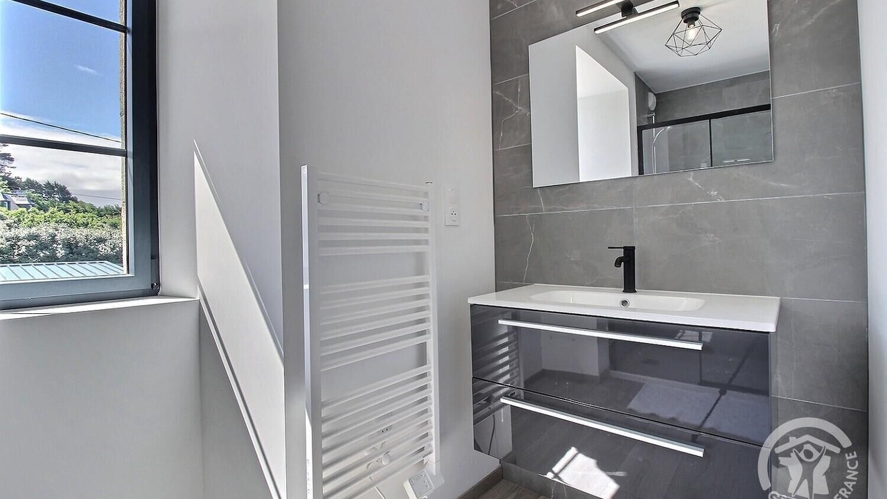 Photo of Bathroom in Plougrescant