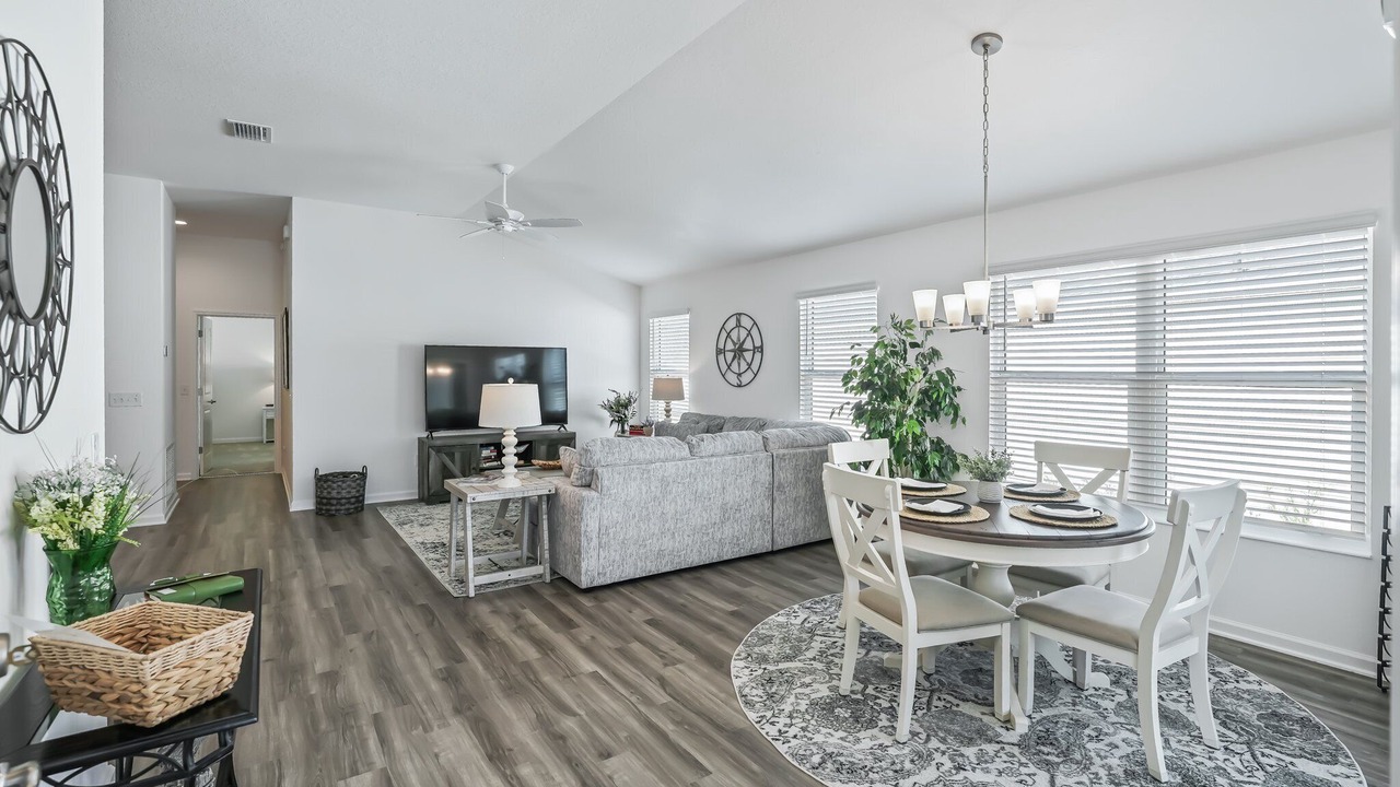 Photo of Livingroom in Okahumpka