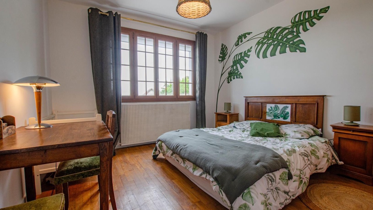 Photo of Bedroom in Rouilly-Sacey