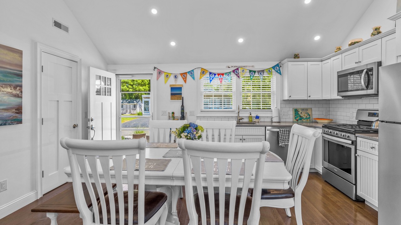 Photo of Kitchen in Popponesset