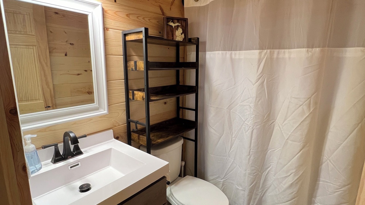 Photo of Bathroom in Munising