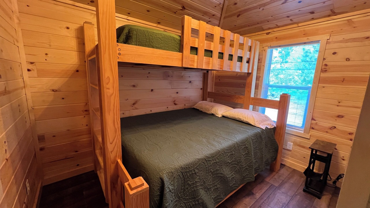 Photo of Bedroom in Munising