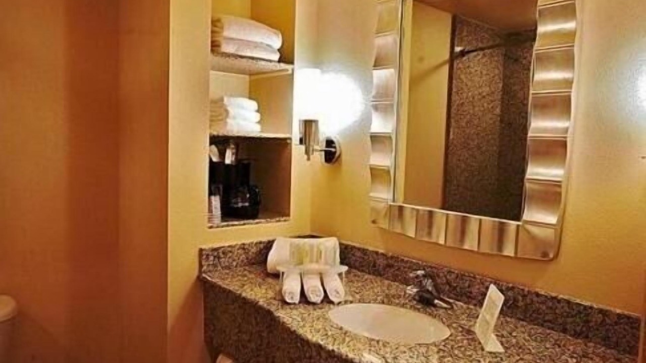 Photo of Bathroom in Fairvilla