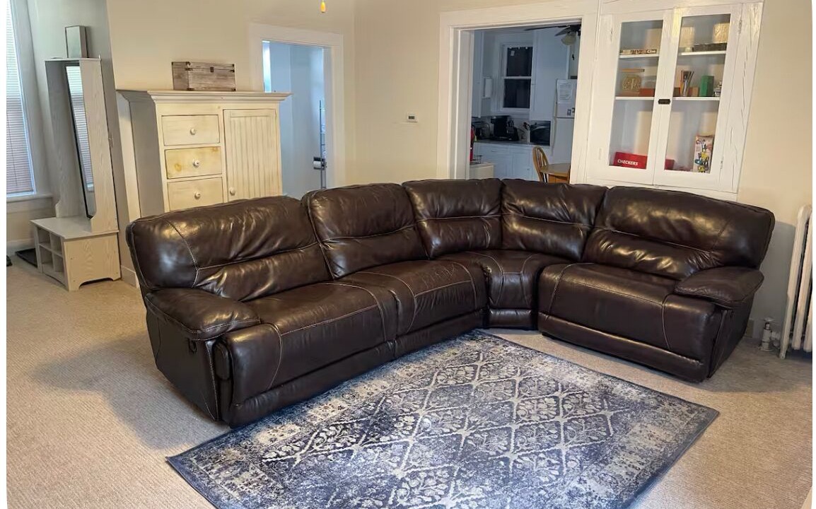 Photo of Livingroom in Nauvoo