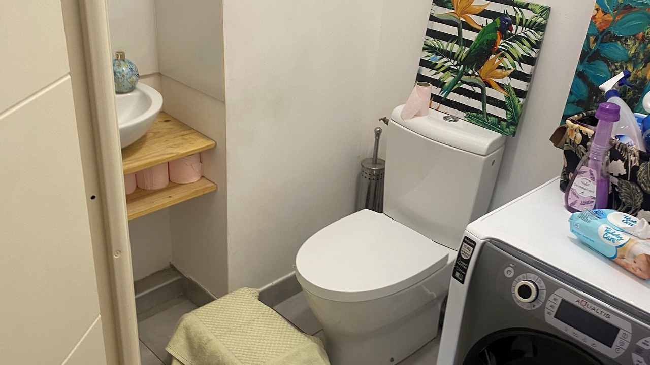 Photo of Bathroom in Antigone