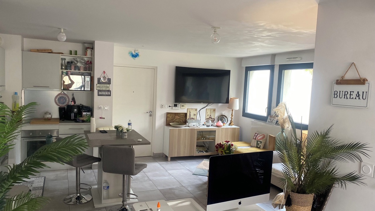 Photo of Others in Antigone