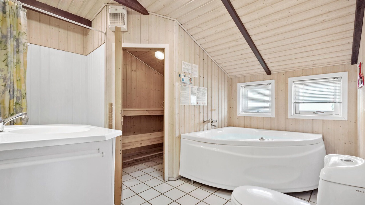 Photo of Bathroom in Grønninghoved Strand