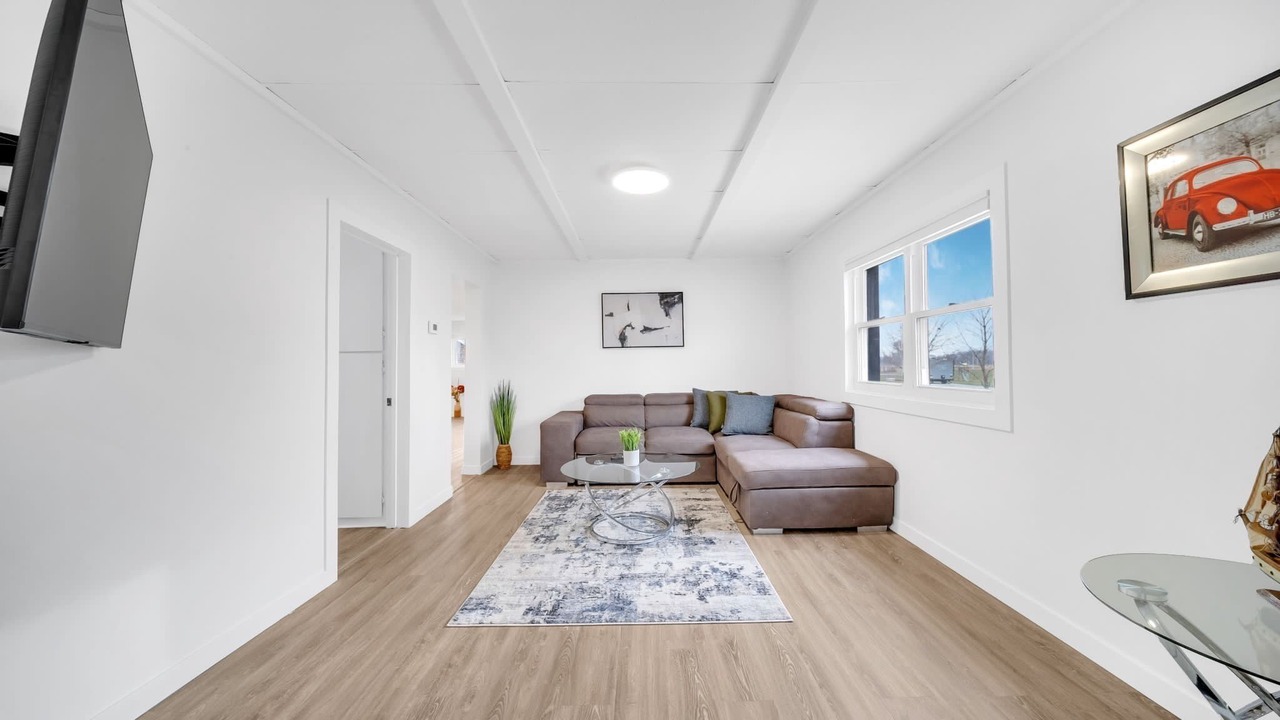 Photo of Livingroom in LaSalle