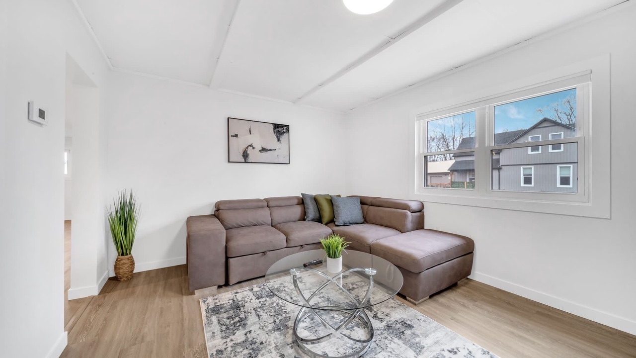 Photo of Livingroom in LaSalle