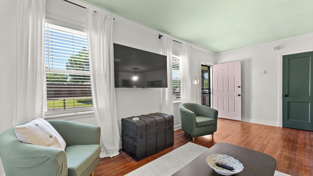 Photo of Livingroom in University District