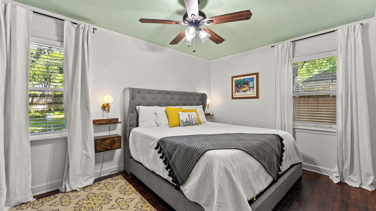 Photo of Bedroom in University District