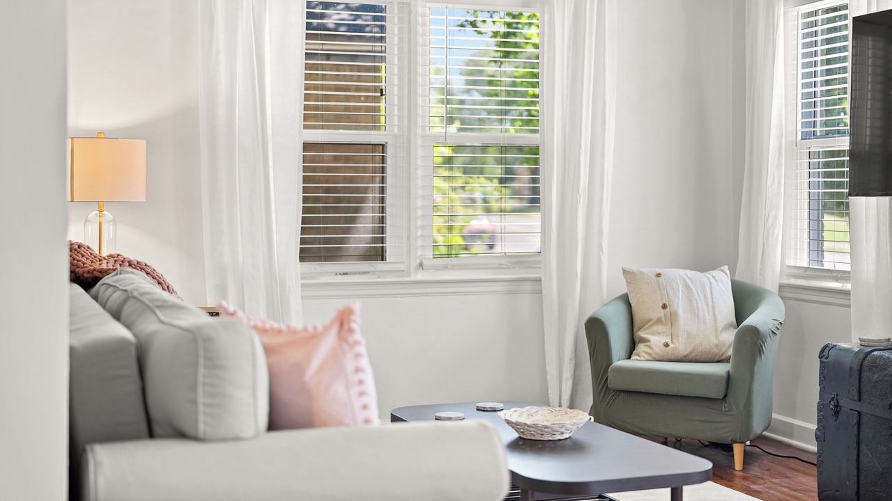 Photo of Livingroom in University District