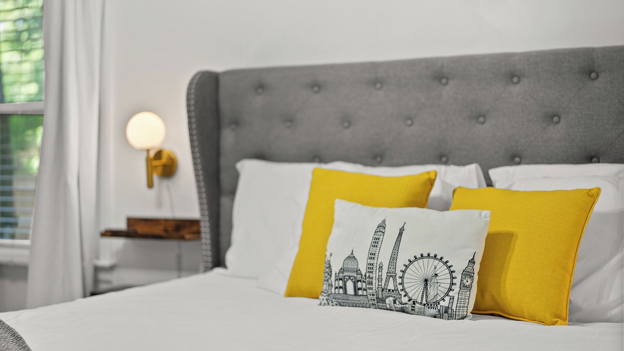Photo of Bedroom in University District