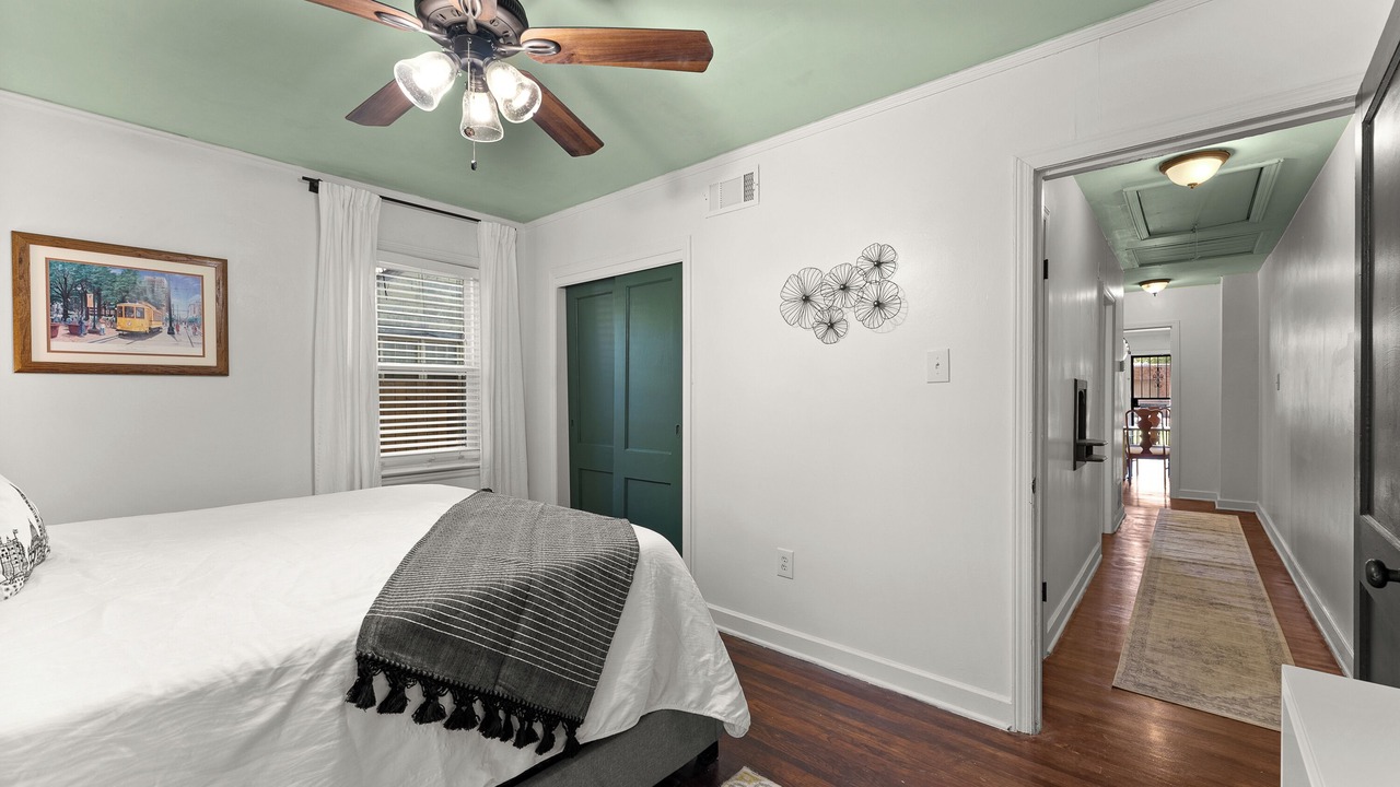 Photo of Bedroom in University District
