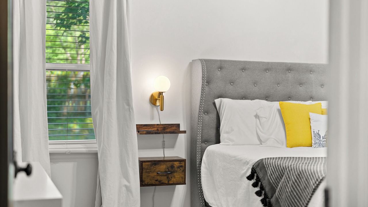 Photo of Bedroom in University District