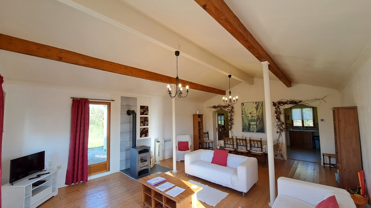 Photo of Livingroom in Saint-Pierre-de-Juillers