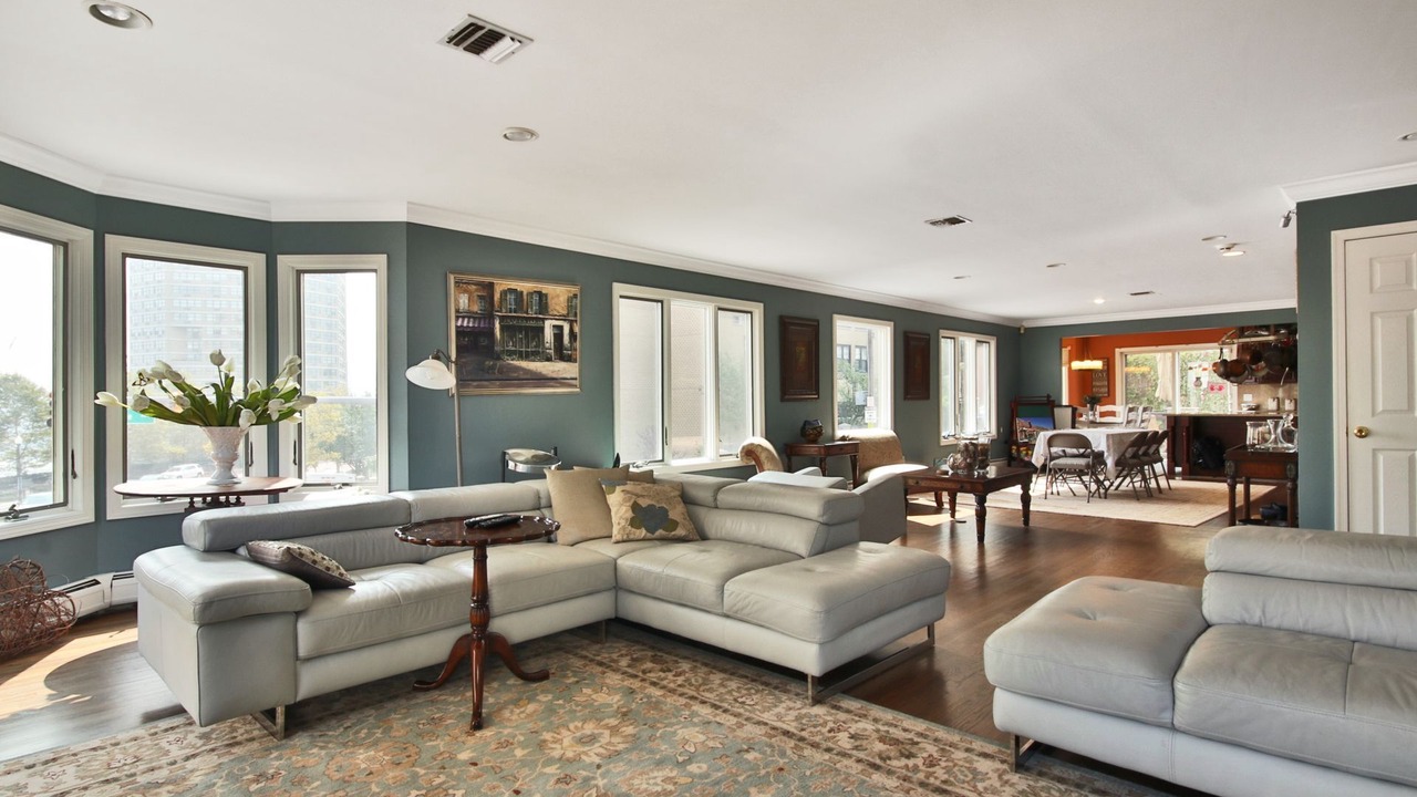 Photo of Livingroom in West New York