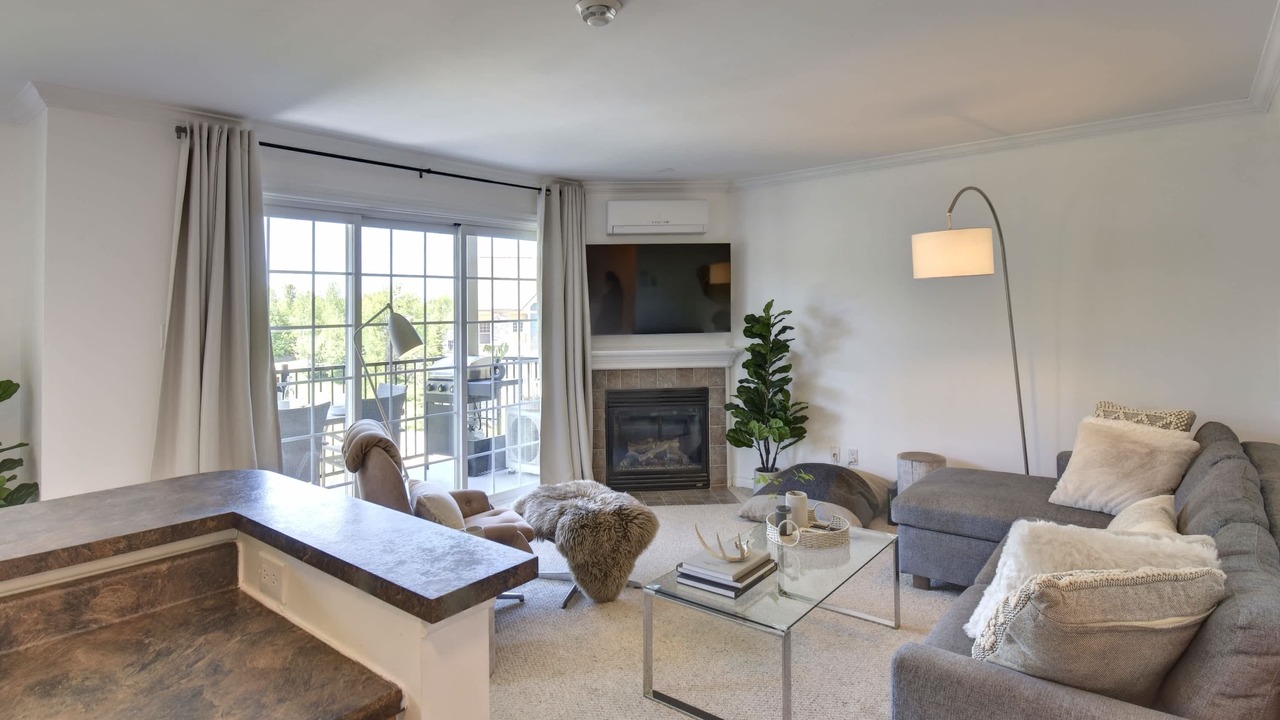Photo of Livingroom in Saint-Faustin-Lac-Carre