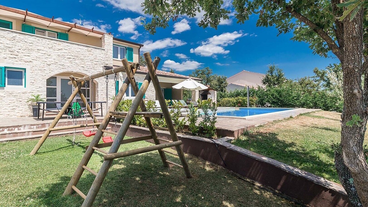 Photo of Outdoor in Muzini