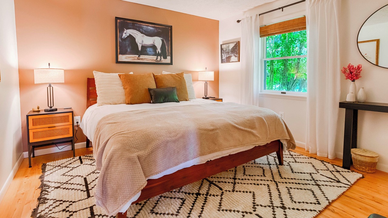 Photo of Bedroom in Seneca Falls