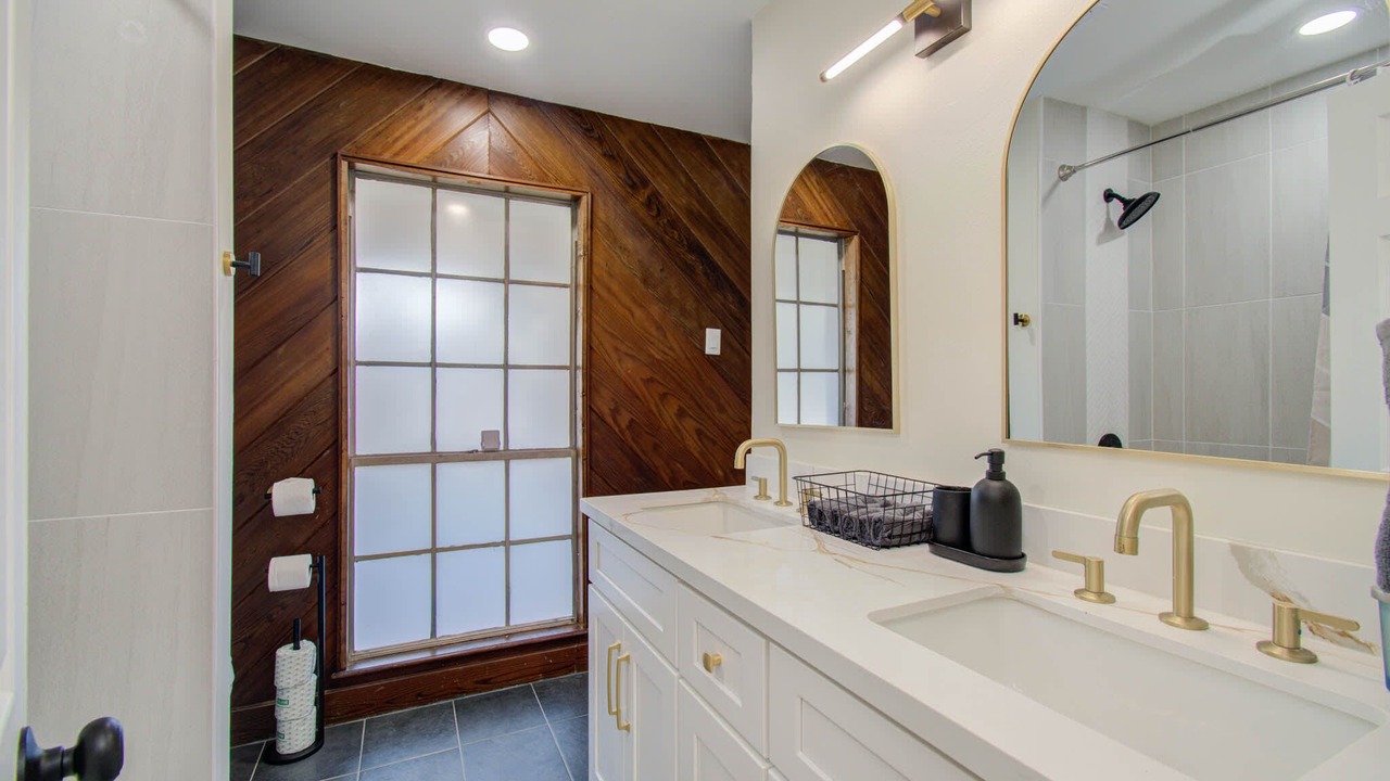 Photo of Bathroom in Braeswood Place