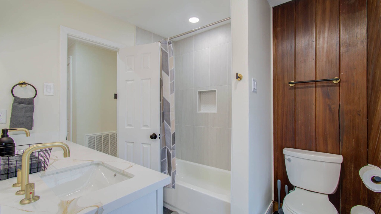 Photo of Bathroom in Braeswood Place