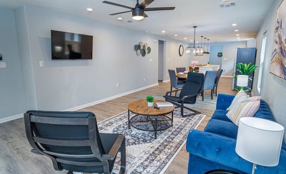 Photo of Livingroom in Near East Side