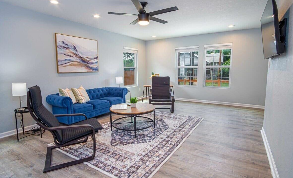 Photo of Livingroom in Near East Side