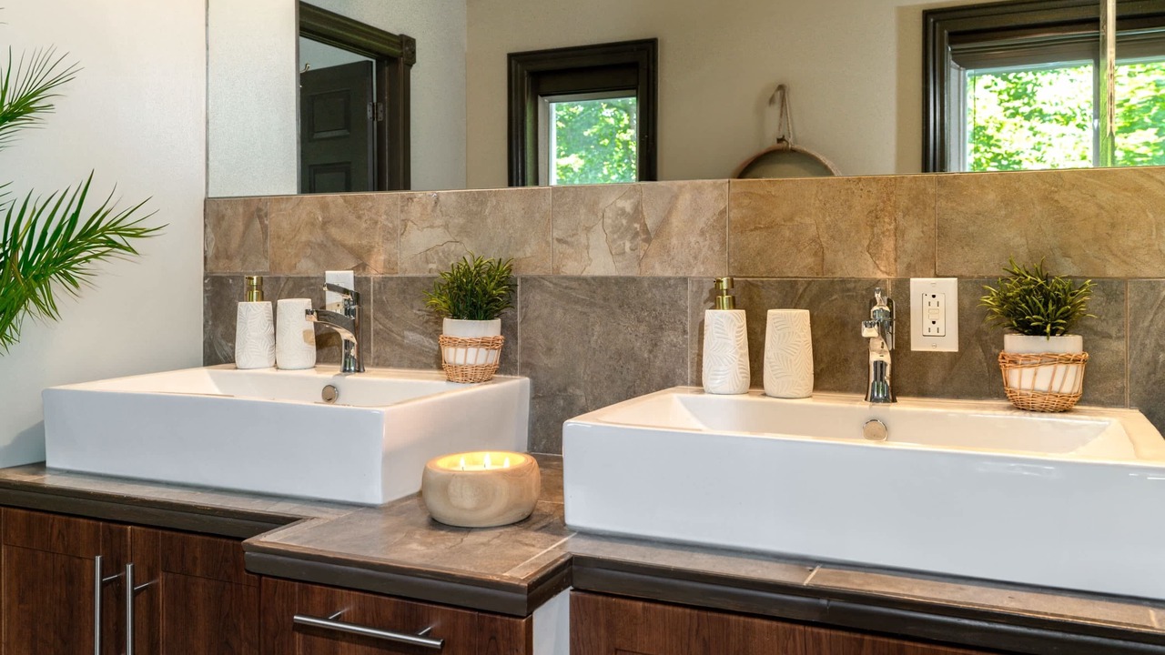 Photo of Bathroom in Grenville-sur-la-Rouge