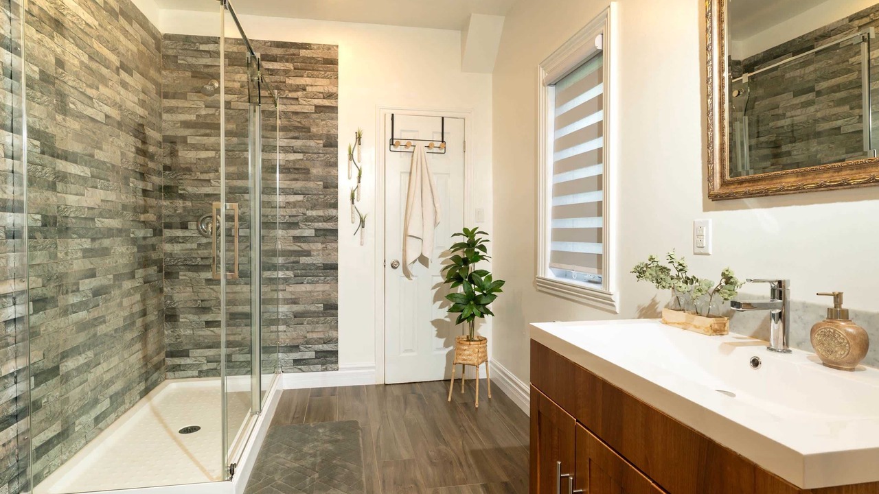 Photo of Bathroom in Grenville-sur-la-Rouge