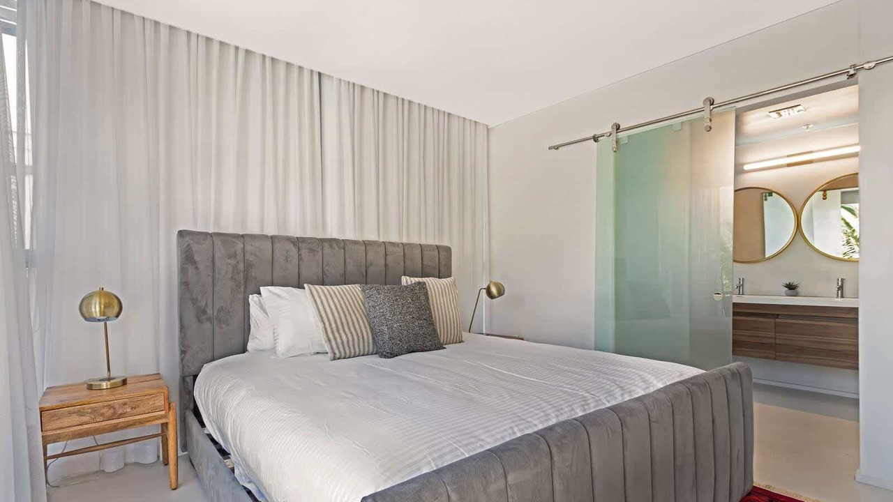 Photo of Bedroom in South Pointe