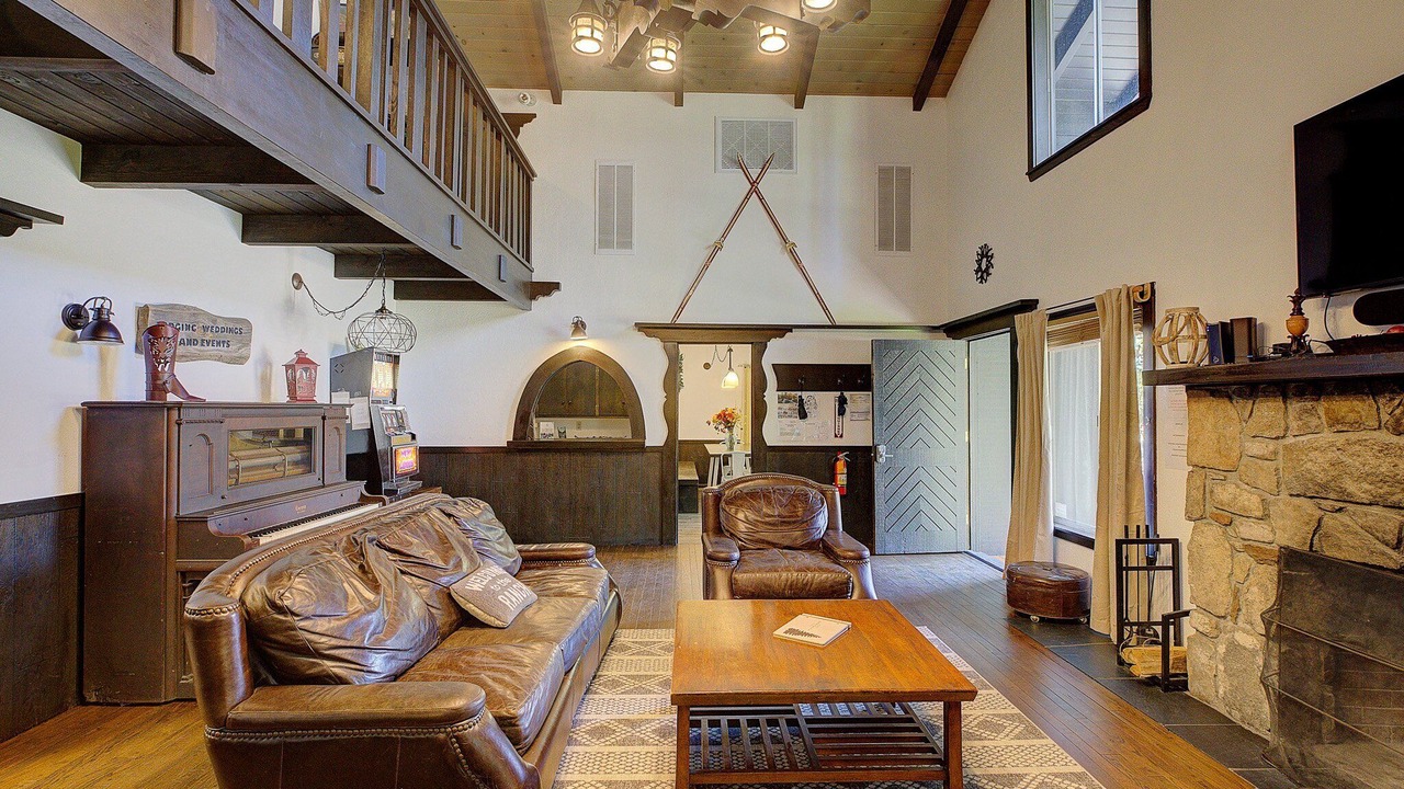 Photo of Livingroom in Big Bear