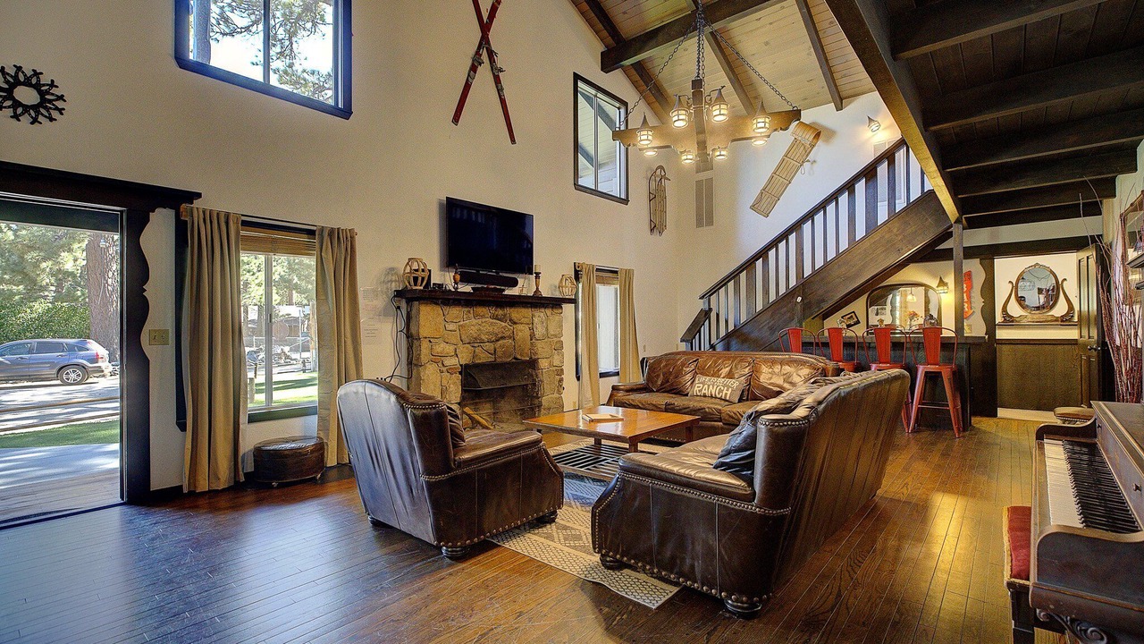 Photo of Livingroom in Big Bear