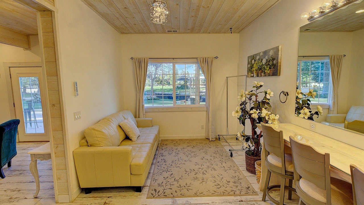 Photo of Livingroom in Big Bear