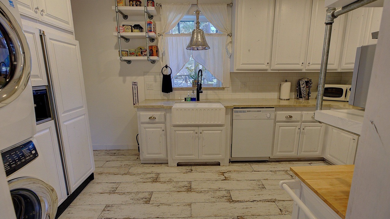 Photo of Kitchen in Big Bear