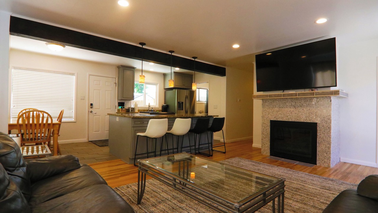 Photo of Livingroom in Cottonwood Heights