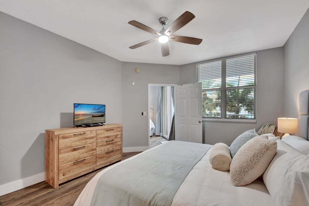 Photo of Bedroom in East Ocean Ave