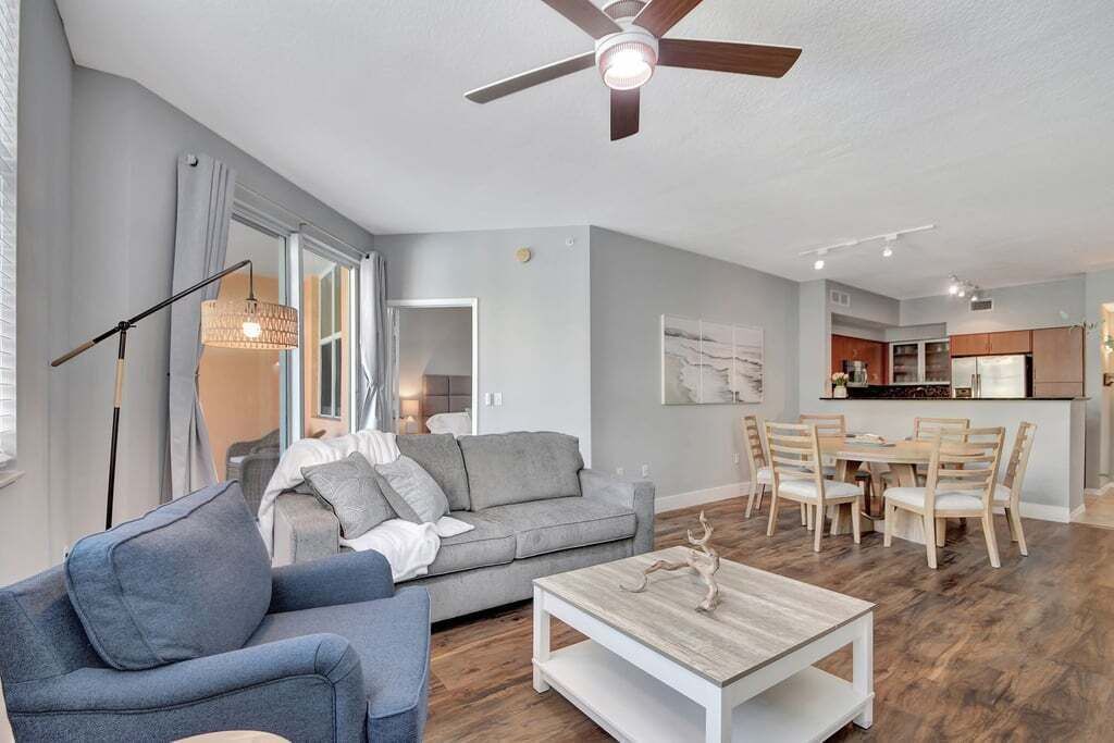 Photo of Livingroom in East Ocean Ave