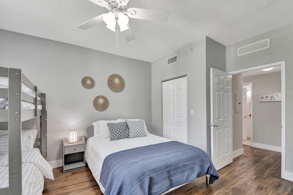 Photo of Bedroom in East Ocean Ave