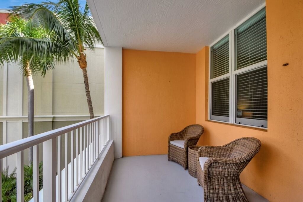 Photo of Patio Balcony in East Ocean Ave