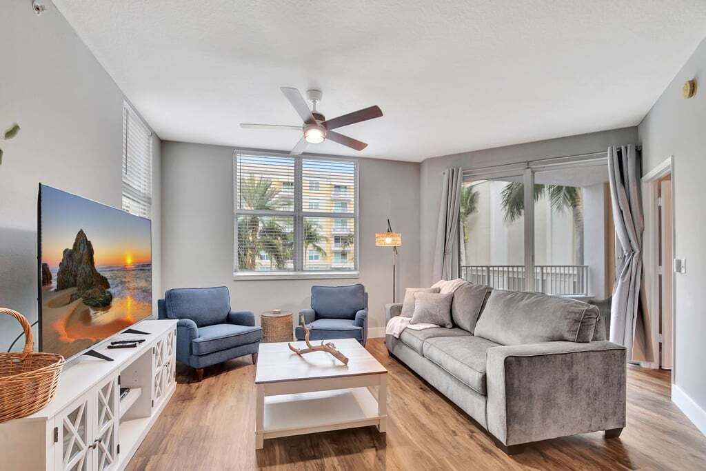 Photo of Livingroom in East Ocean Ave