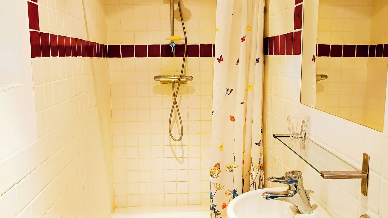 Photo of Bathroom in Pierrerue