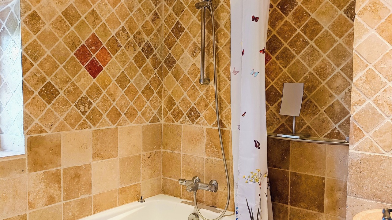 Photo of Bathroom in Pierrerue
