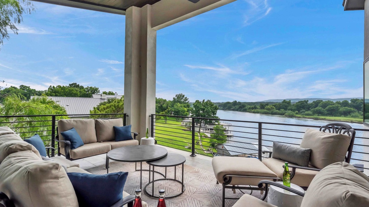 Photo of Patio Balcony in Burnet