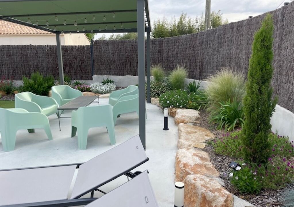 Photo of Patio Balcony in Saint-Marcel-de-Careiret