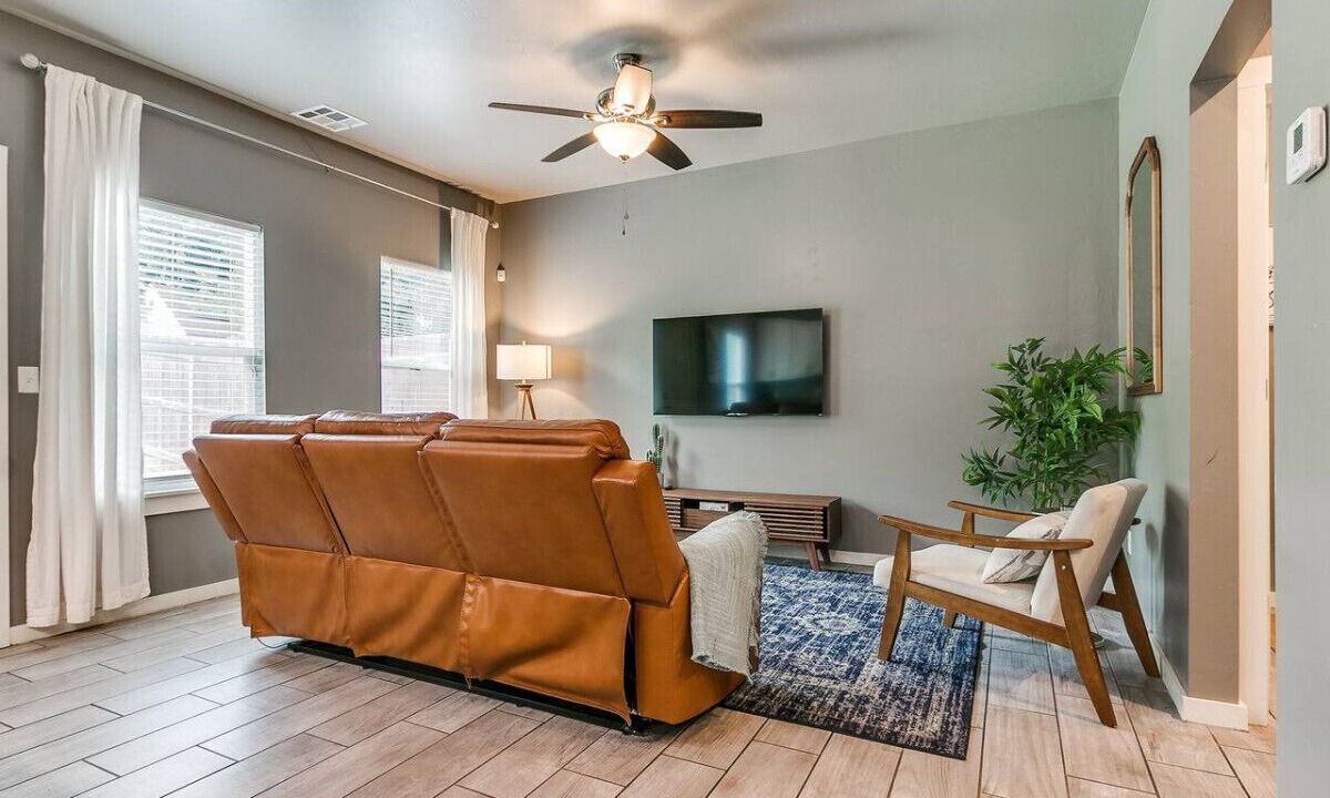 Photo of Livingroom in Midwest City