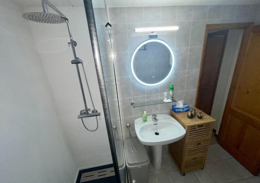 Photo of Bathroom in Pals
