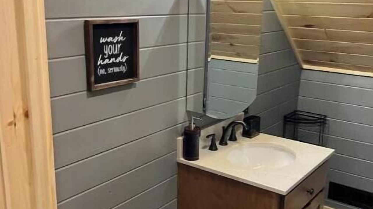 Photo of Bathroom in Franklin Springs