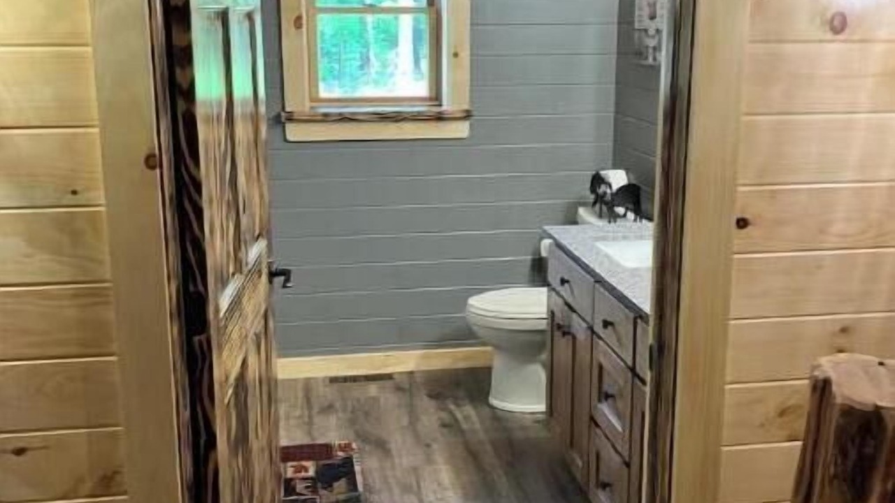 Photo of Bathroom in Franklin Springs