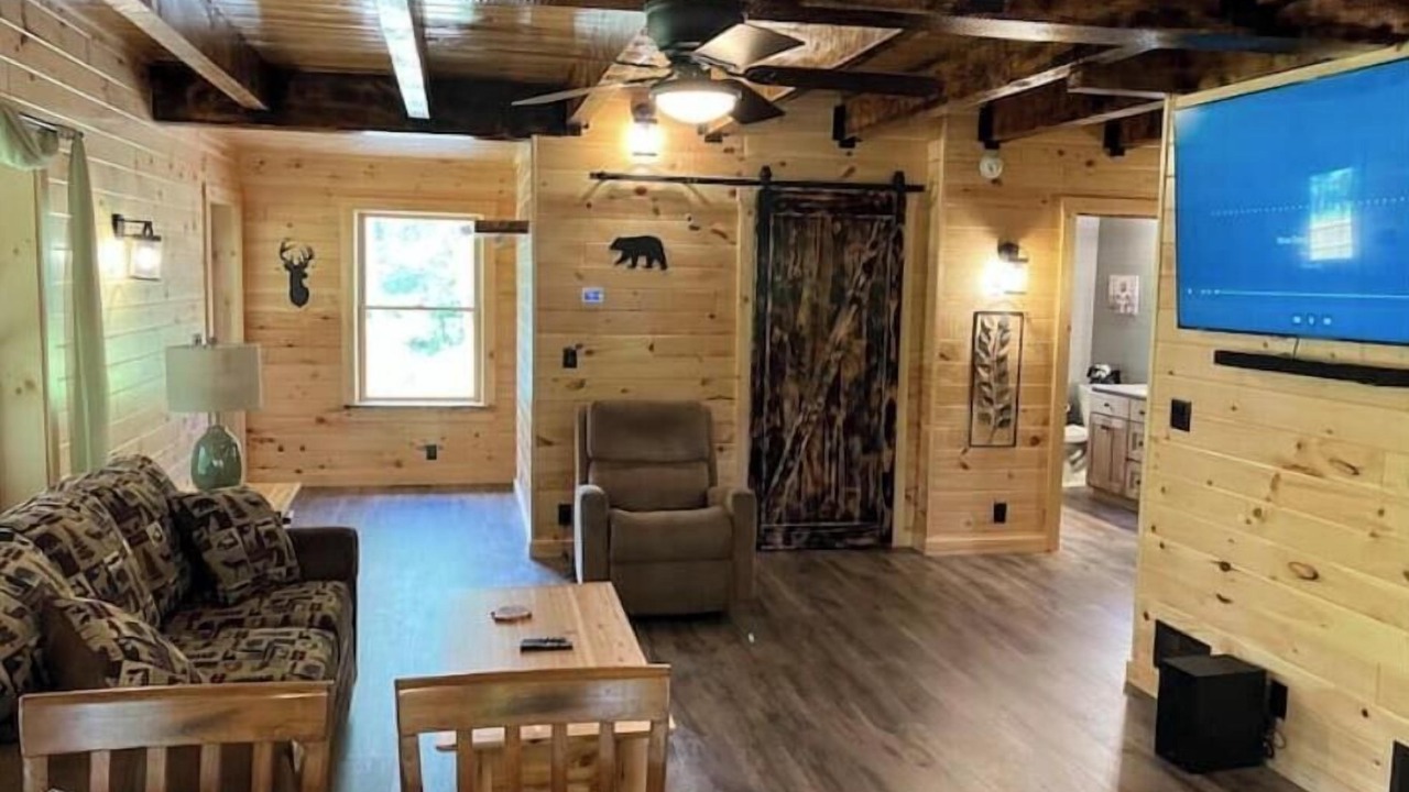 Photo of Livingroom in Franklin Springs